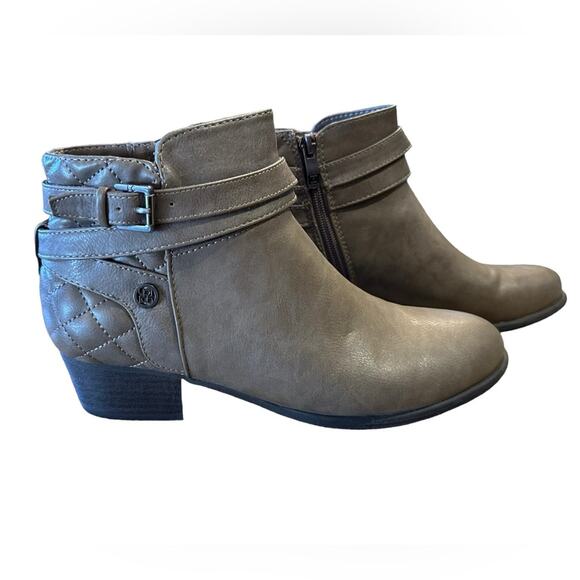 Liz Claiborne Taupe Booties Women’s Size 8 with Quilted Back and Size Zip - Picture 1 of 8
